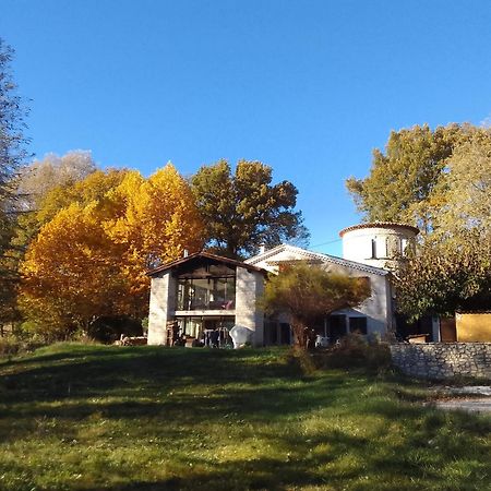 Les Favouilles - Gite & Chambres D Hotes Dauphin Екстер'єр фото